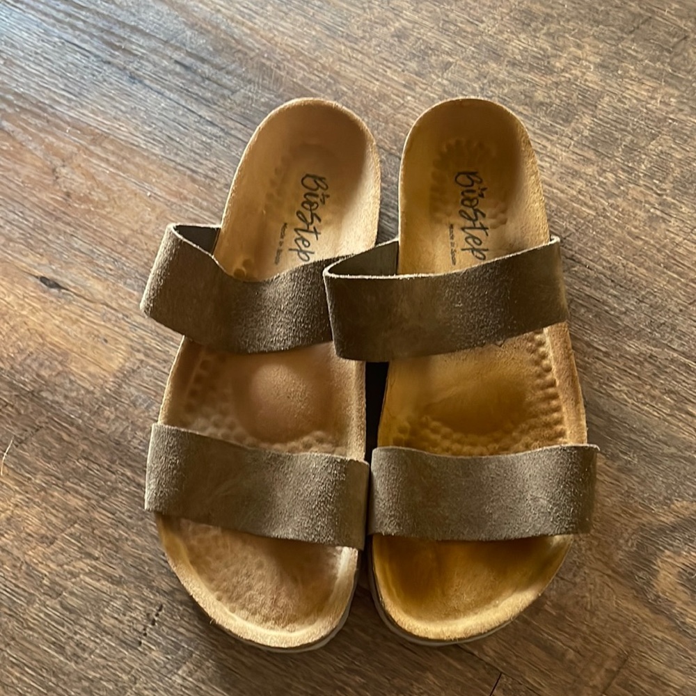 Genuine leather sandals! Size 8. Made in Spain